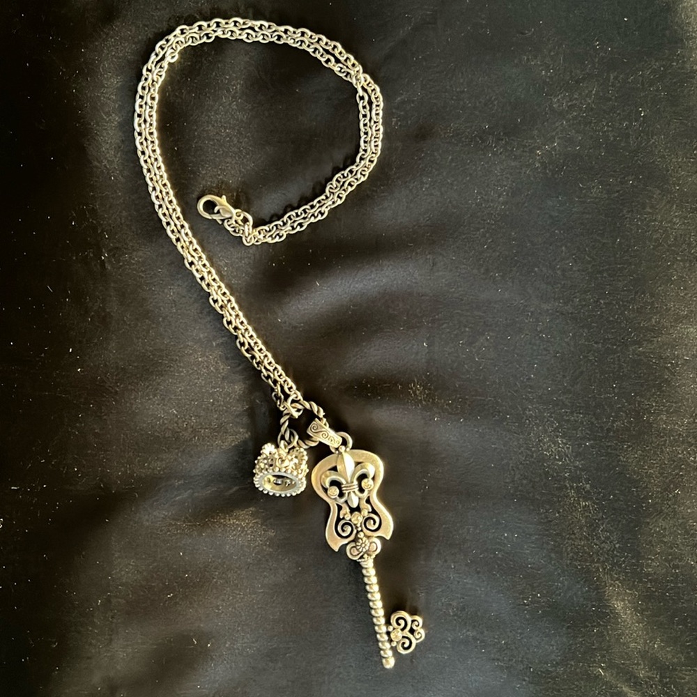 Hard Rock Cafe Pewter colored guitar shaped Key/Crown necklace